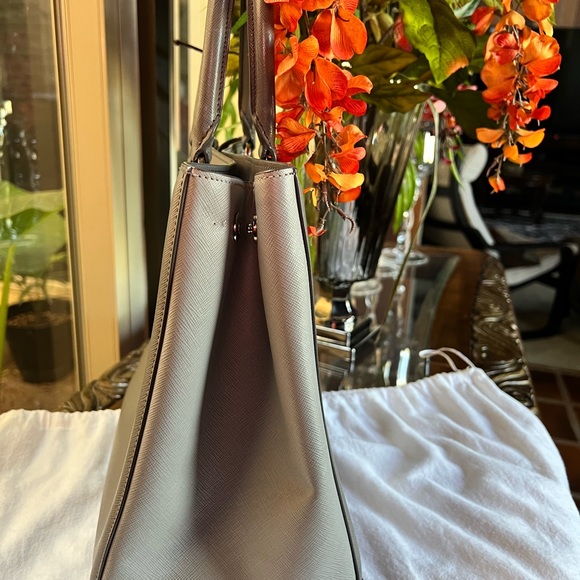 Medium size Prada grey saffiano - Picture 4 of 11